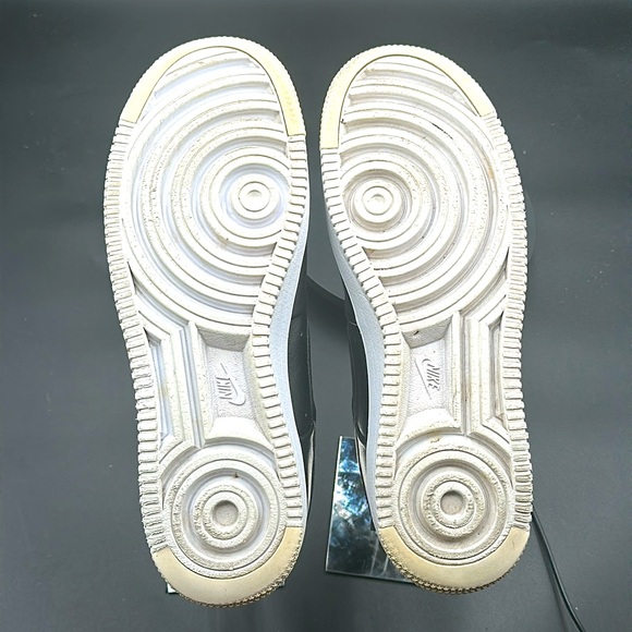 Nike Air Force 1. Size 11.5. Mens. Black/white. Excellent condition!! - Picture 4 of 4